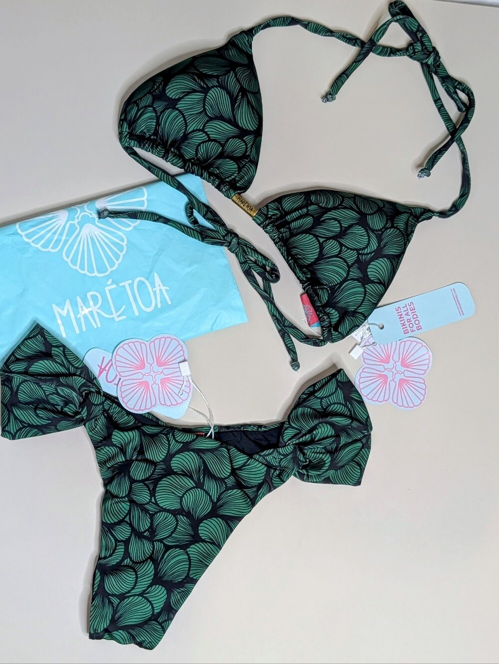 NWT Maretoa Green Waves Brazilian Bikini Set S UPF 50 Triangle Top Side Scrunch